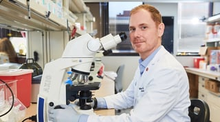 Jeffries-in-lab-1800x1000-2